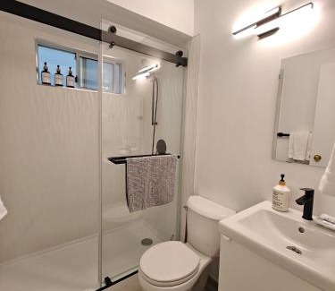 Grandview-Woodland House | Cozy Commercial Oasis - Private Entrance Studio
