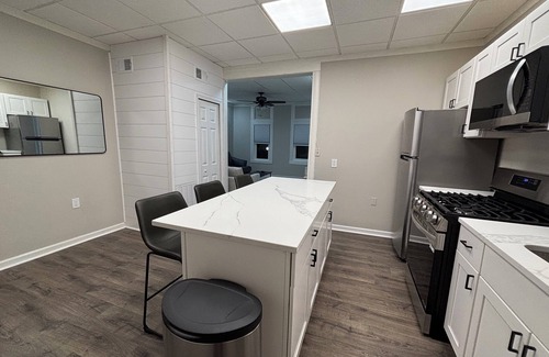 Oxford Apartment | Cozy completely remodeled 1-bedroom apartment in the heart of Downtown Oxford.