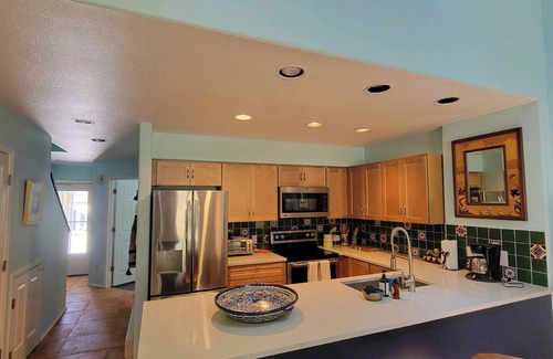 Cloudcroft Condo | Cozy Condo for 6 with wooded back patio & grill. 1 mile to town square.