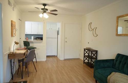 Atlanta Condo | Cozy Condo near Buckhead and Mercedes Benz Stadium w/Free Parking