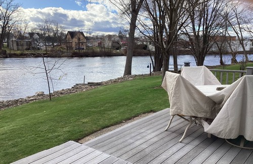New London Condo | Cozy condo on the Wolf River in New London