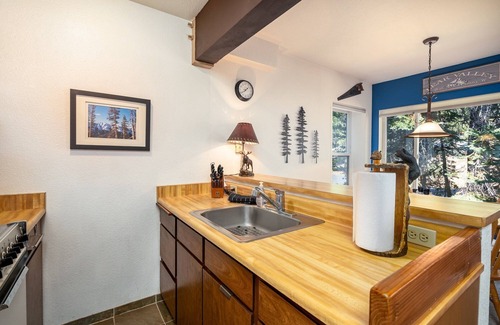 Bear Valley Condo | Cozy Condo with Fireplace - Tamarack Condo 19 by Bear Valley Vacation Rentals