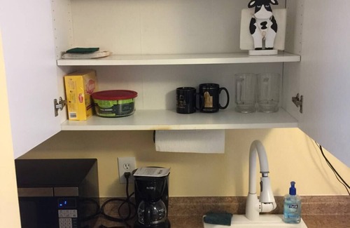 Misquamicut Condo | Cozy Condominium Walking To The Misquamicut Beach.Unit One