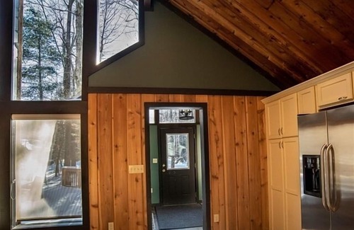 Pocono Pines House | Cozy Contemporary Perfect for Couples or Small Family Retreat