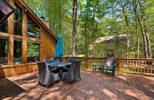 Pocono Pines House | Cozy Contemporary Perfect for Couples or Small Family Retreat