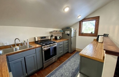 Austin House | Cozy Cool Apartment on 6th Street!nWALK TO ACL FEST!