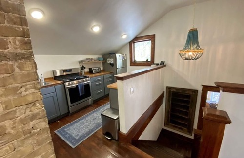 Austin House | Cozy Cool Apartment on 6th Street!nWALK TO ACL FEST!