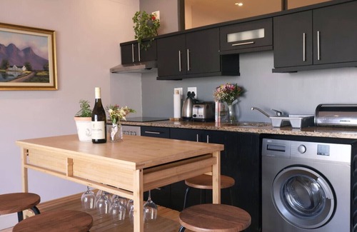 Observatory Apartment | Cozy Corner Apartment