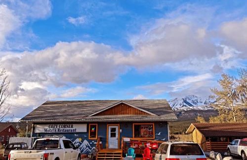 Haines Junction Hotel | Cozy Corner Motel & Restaurant