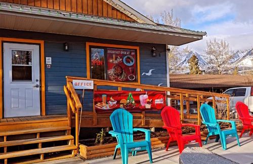 Haines Junction Hotel | Cozy Corner Motel & Restaurant