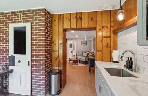 Rising Sun Apartment | Cozy Corner: Relax on an Amish Equestrian Farm