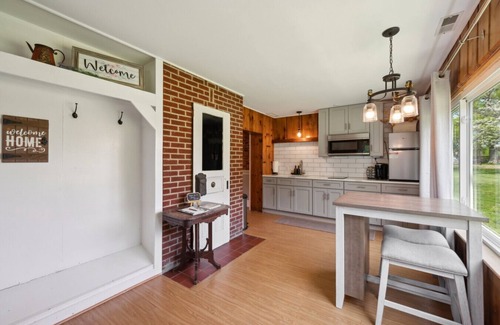 Rising Sun Apartment | Cozy Corner: Relax on an Amish Equestrian Farm