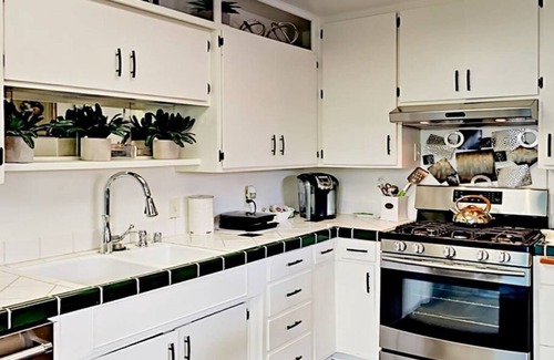 East Side Costa Mesa House | Cozy Costa Mesa house next to Newport Beach
