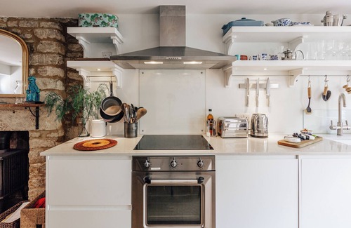Northleach Cottage | Cozy Cotswold Dog Friendly Retreat