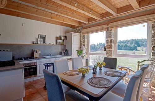Saint-Regis-du-Coin Cottage | Cozy cottage with wood stove, terrace, wifi, near outdoor activities