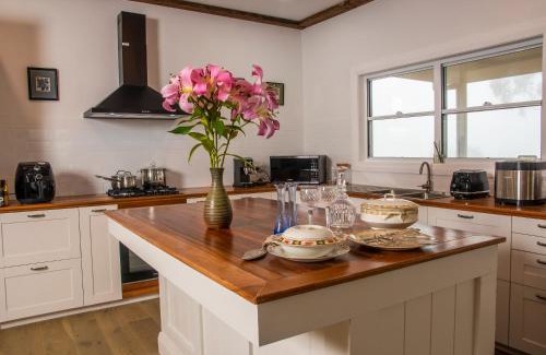 Hampton House | Cozy Cottage Blue Mountains