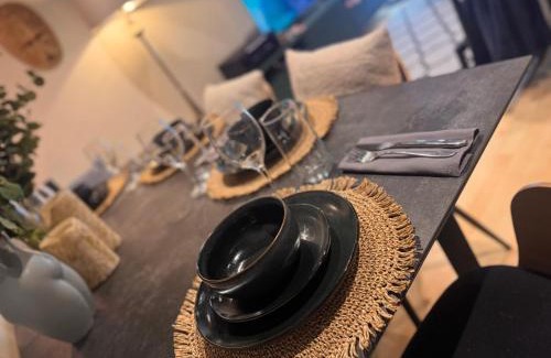 Holbrooks House | Cozy Cottage Coventry self check-in after 3pm, Pets Friendly
