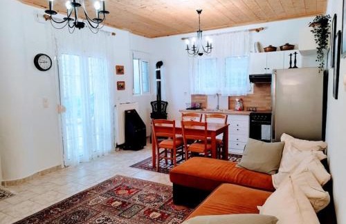 Lavda House | Cozy cottage for 4