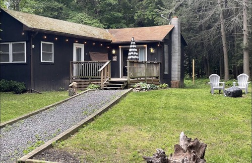 West Saugerties Cabin | Cozy Cottage For Two