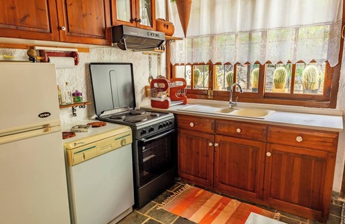 Makrilia Cottage | Cozy cottage in a beautiful village. Super close to beaches ideal for families.n