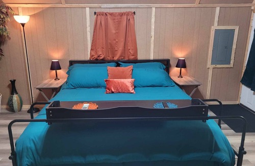 Cabot Cottage | Cozy cottage in a quiet peaceful area, and just 5 minutes from town.
