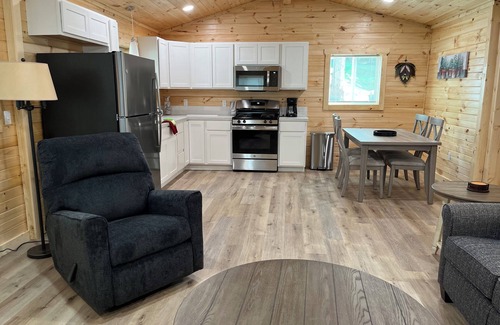 Greenville Cottage | Cozy cottage in awesome Greenville with WiFi, AC