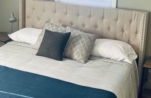 Carmi House | Cozy Cottage In Carmi - sleeps 7