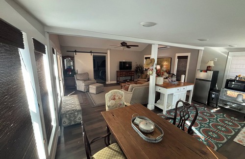 Walterboro - St. George Cottage | Cozy cottage in charming Walterboro with AC, WiFi
