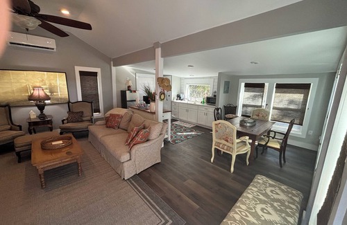 Walterboro - St. George Cottage | Cozy cottage in charming Walterboro with AC, WiFi