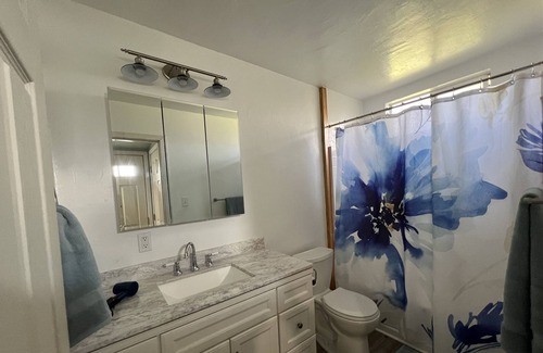 Oakhurst Cottage | Cozy cottage in delightful Ahwahnee with AC, WiFi