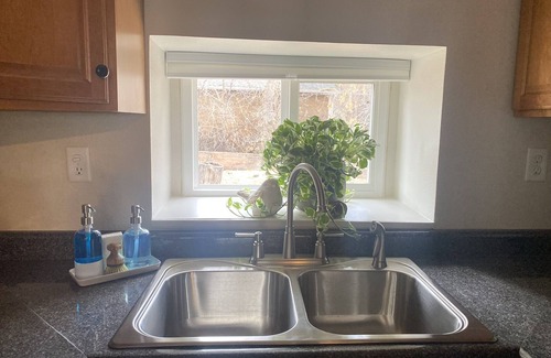 Hartville Cottage | Cozy Cottage in Hartville, Guernsey State Park