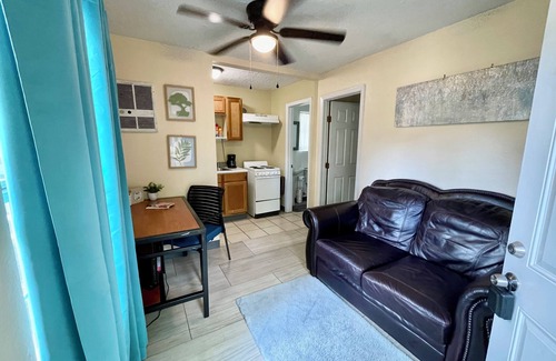 Hattiesburg Cottage | Cozy cottage in Hattiesburg with AC, WiFi