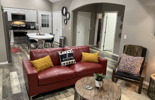 Brookeland Cottage | Cozy Cottage in Rayburn Country-Pet Friendly-King Suite/Pool Table! Sleeps 10