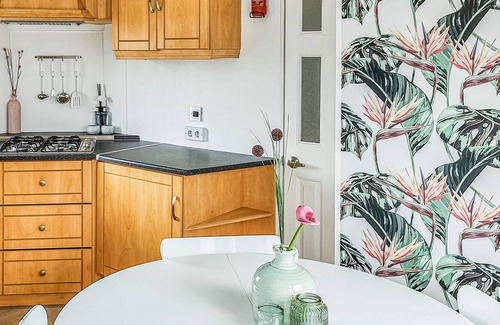 Vollenhove House | Cozy cottage near the water.
