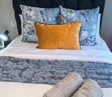 Greater Johannesburg Metropolitan Area Apartment | Cozy Cottage on 5th Avenue