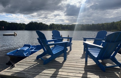 Seguin Cottage | Cozy cottage retreat + Bunkie with the perfect western exposure waterfront