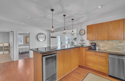 Levergood Beach House | Cozy cottage steps from beautiful Lake Erie w/Hot tub. Wine, dine and unwind!