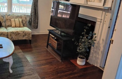 State College House | Cozy Cottage Style Townhouse - Walk to Downtown!