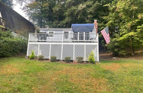 Holland House | Cozy Cottage