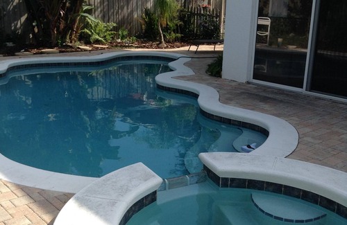 New Smyrna Beach Cottage | Cozy Cottage with Pool