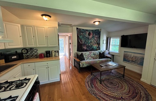 Mongaup Valley Cottage | Cozy Cottage with Woodstock Scavenger Hunt