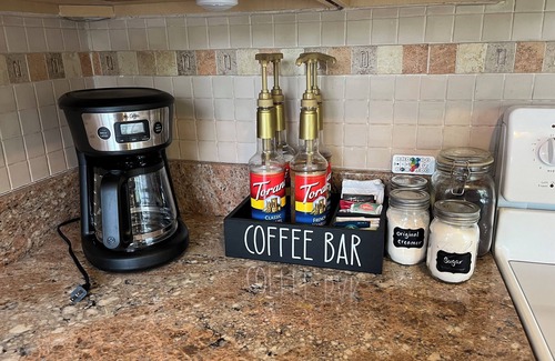 Haymarket Cottage | Cozy cottage with a beautiful waterfront view. Pet friendly! 45 min from DC.