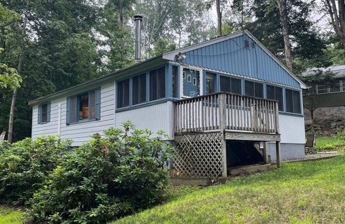 West Alton Cottage | Cozy cottage with AC in charming Alton NH. Near Lake and plenty of attractions.