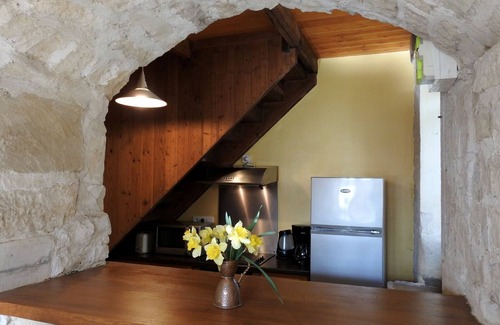 Pont-la-Ville Cottage | Cozy Cottage with Garden, Fishing Gear & Pets Welcome in Pont-la-Ville