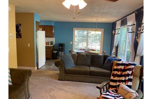 Port Austin Cottage | Cozy cottage with natural fire place!