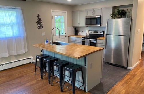 Averill Park Cottage | Cozy cottage with pool, walking distance to lake