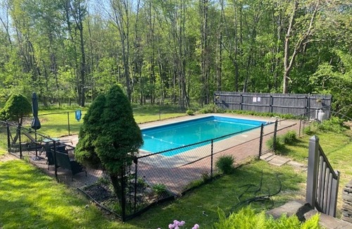 Averill Park Cottage | Cozy cottage with pool, walking distance to lake