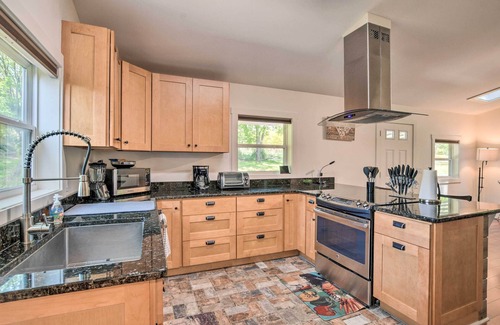 Central Cottage | Cozy Cottage: Yard + Deck, Walk to Downtown!