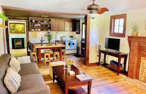 Lynn Garden Cabin | Cozy Country Cabin