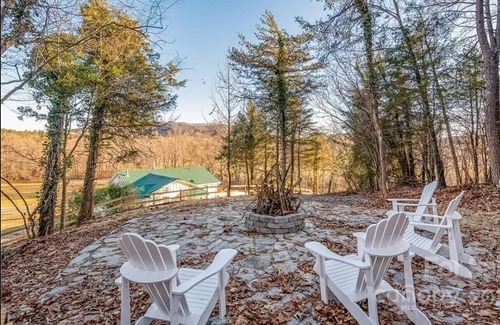 Bostic House | Cozy Country Home in Lovely Rural setting